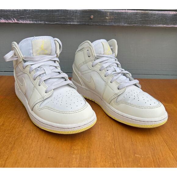 Nike Air Jordan 1 Mid GS White Yellow Youth Size 3.5Y FD8780-181 - Picture 4 of 10